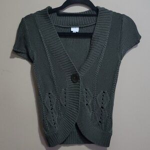 Suzy shier single button sweater small